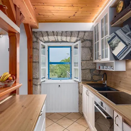 Tonka Mit Grossem Garten, Whirlpool Und Pool بيت للعطل